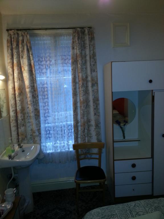 בלקפול Jesmond International Hotel חדר תמונה