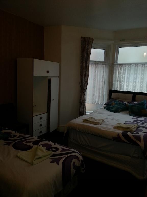 בלקפול Jesmond International Hotel חדר תמונה